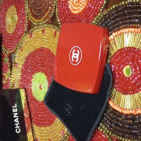 Chanel Compact Mirror Red - Picture 11 of 14